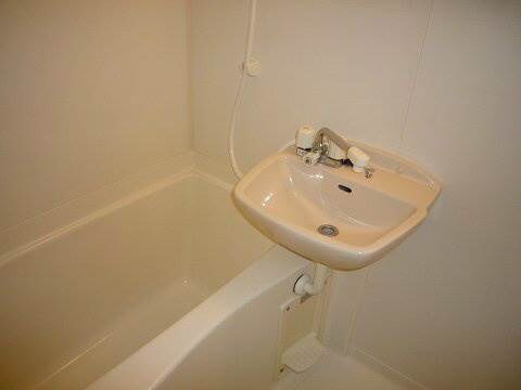 物件内観写真3　(別号室)