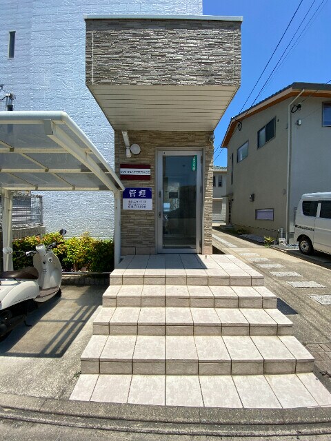 物件外観写真2　(エントランス)