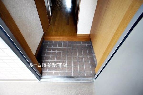 玄関(別号室)