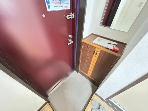 玄関(別号室)