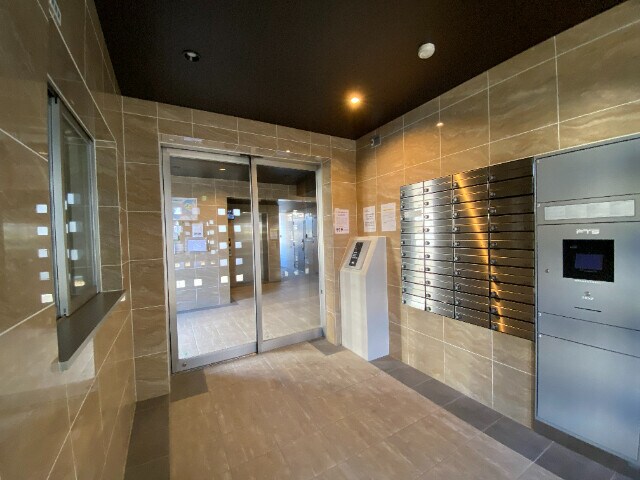 物件外観写真4　(ロビー)