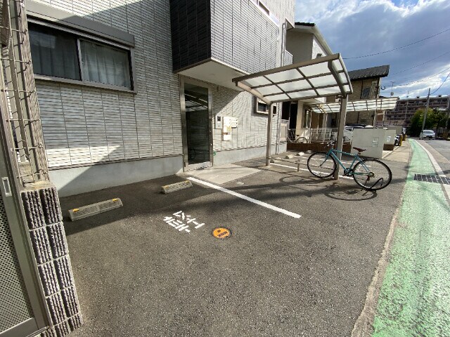 物件外観写真2　(駐車場)