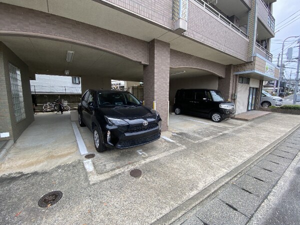 駐車場(駐車場)