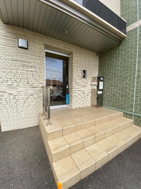 物件外観写真2　(エントランス)