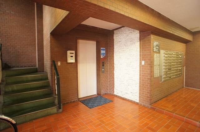 物件外観写真3　(エントランス)