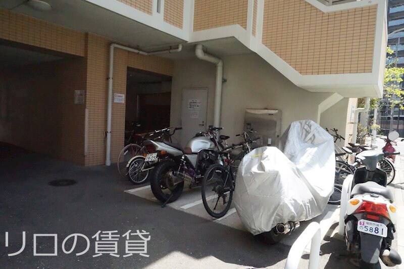 物件外観写真4　(駐輪場)