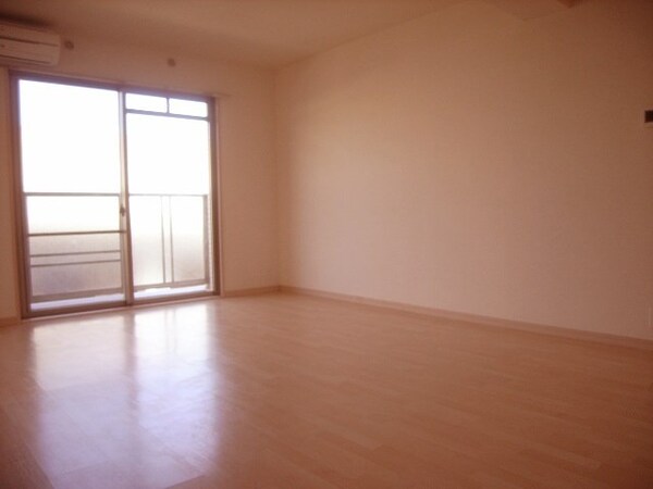 居室・リビング(別号室)