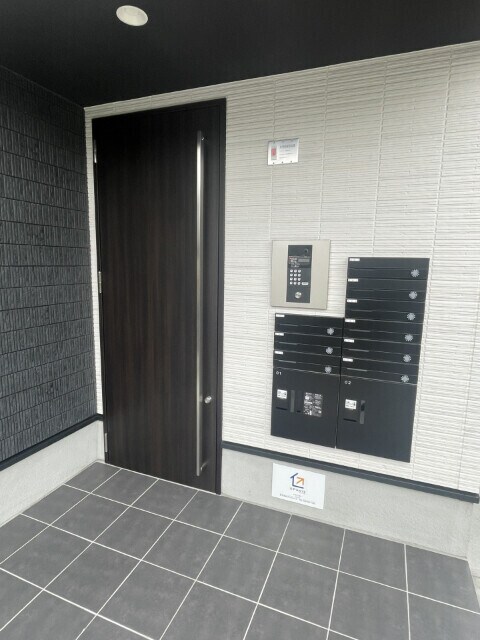 物件外観写真2　(エントランスイメージ)