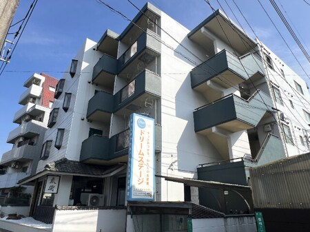 清水ビル外観写真