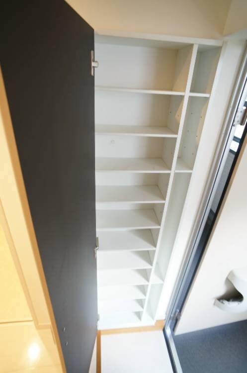 物件内観写真2　(別号室)