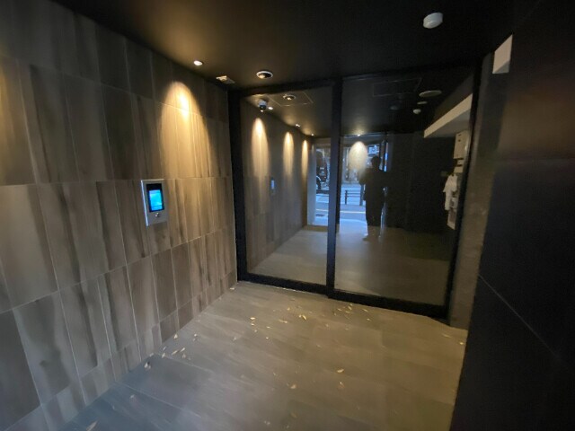 物件外観写真2　(エントランス)