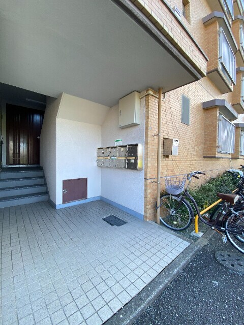 物件外観写真2　(エントランス)