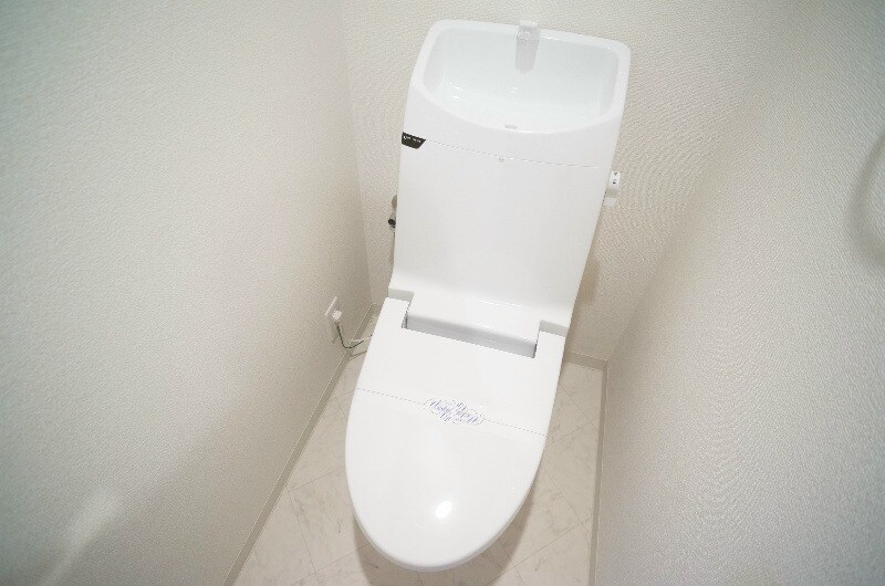 物件内観写真9　(温水洗浄便座)