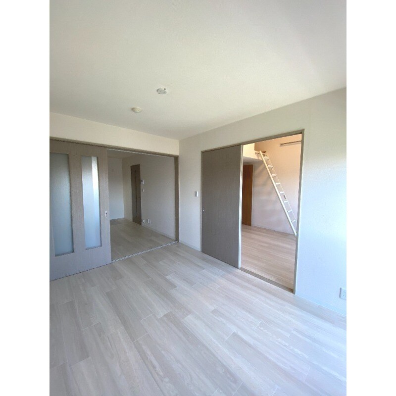 物件内観写真3　(同型イメージ)