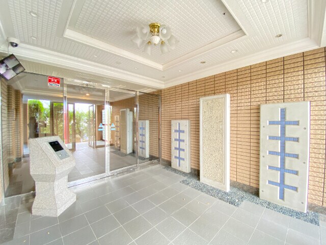 物件外観写真2　(エントランス)