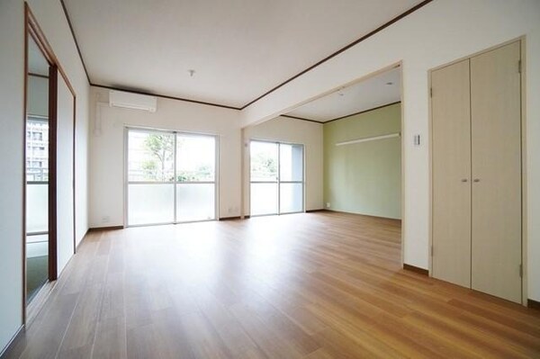 居室・リビング(別号室)