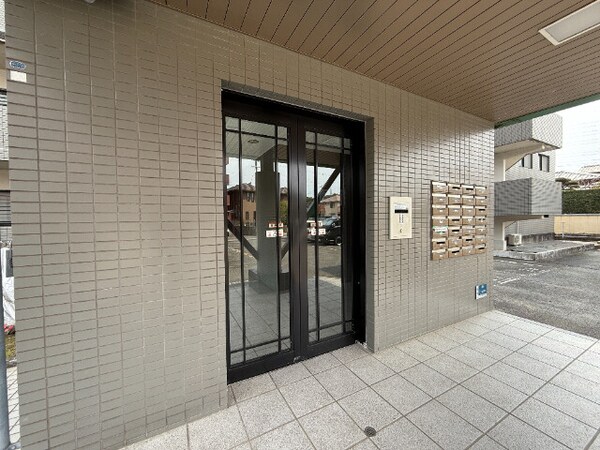 建物外観(エントランス)