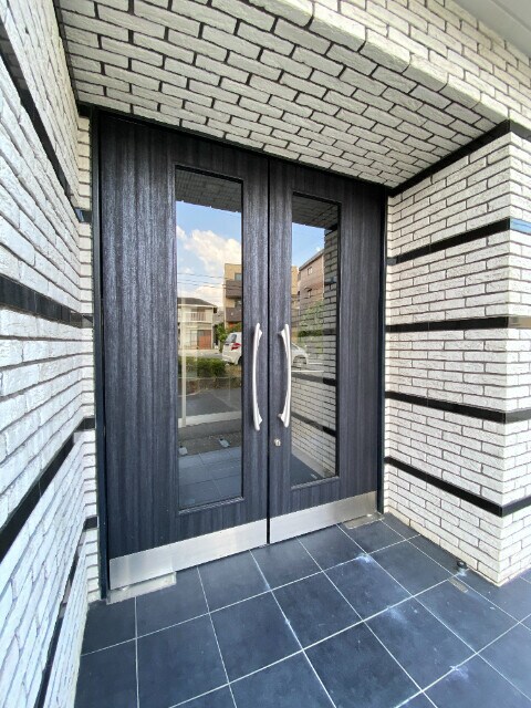 物件外観写真2　(エントランス)