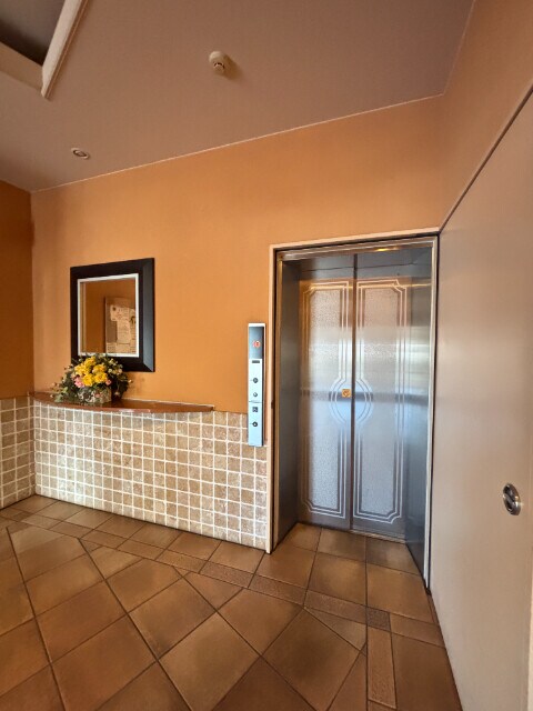 物件外観写真2　(エントランス)