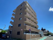 鹿児島本線 赤間駅 6階建 築21年の外観写真