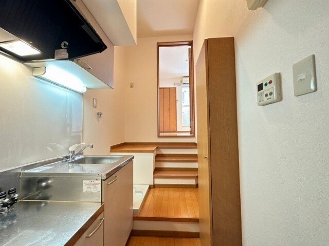 物件内観写真3　(別号室)