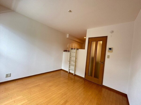 居室・リビング(別号室)