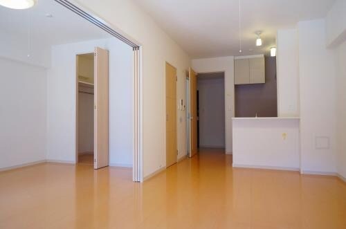 物件内観写真5　(別号室写真)