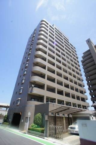 物件外観写真1　(博多駅近くの人気分譲賃貸マンション。広々３４㎡のお部屋が魅力)