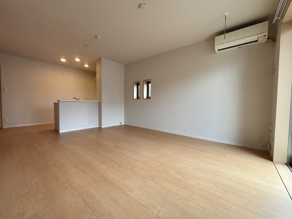 居室・リビング(101号室　写真)