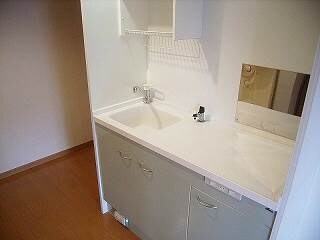 物件内観写真10　(キッチン。同型イメージ)