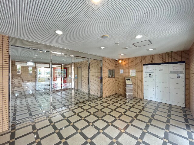 物件外観写真2　(ロビー)