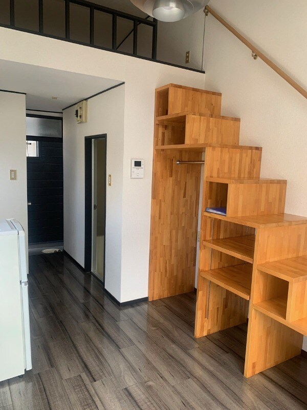 物件内観写真19　(居室・リビング2)