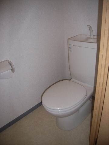 物件内観写真11　(別号室写真)