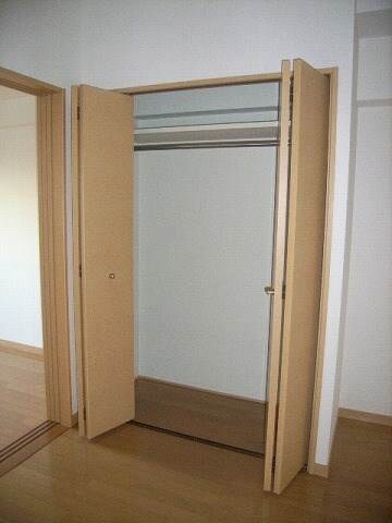 物件内観写真12　(別号室写真)