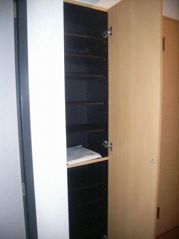 物件内観写真13　(別号室写真)