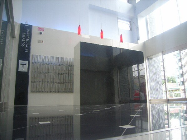 ロビー(駐車場)
