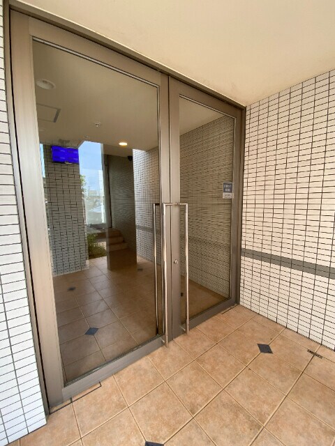 物件外観写真2　(エントランス)