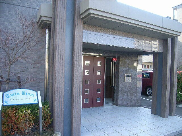 物件外観写真2　(エントランス)