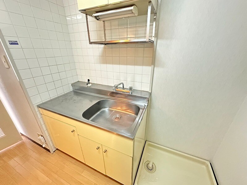 物件内観写真2　(別号室)