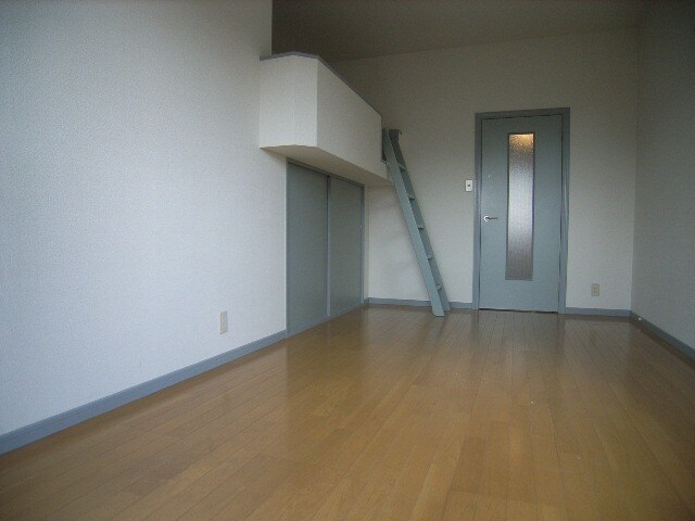 物件内観写真3　(別号室)