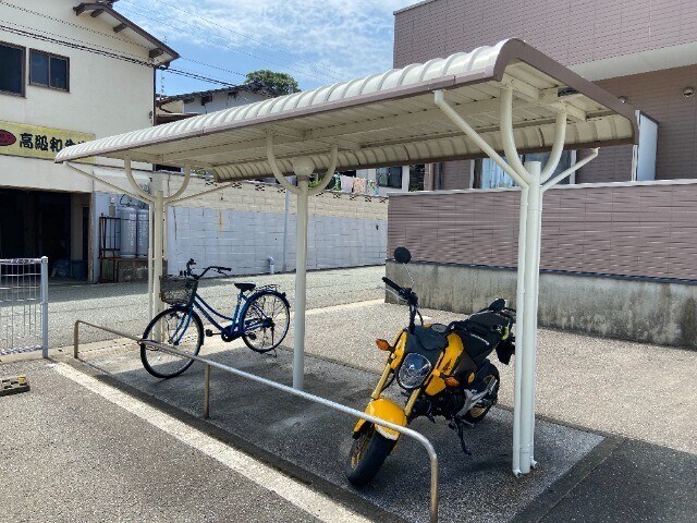 物件外観写真2　(エントランス)