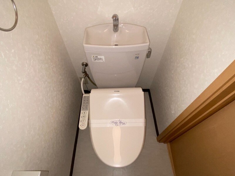 物件内観写真12　(温水便座設置されます)