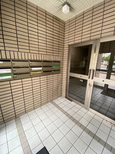 物件外観写真2　(エントランス)