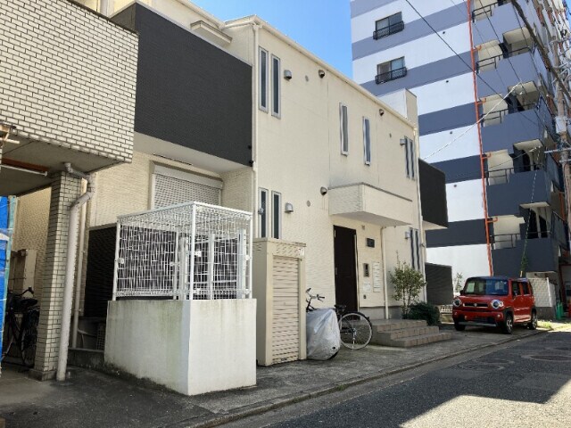 物件外観写真1　(インターネット無料、デザイナーズ築浅物件)