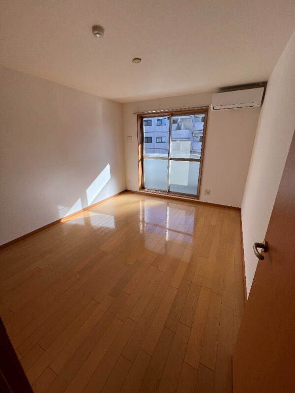 物件内観写真3　(同型イメージ)