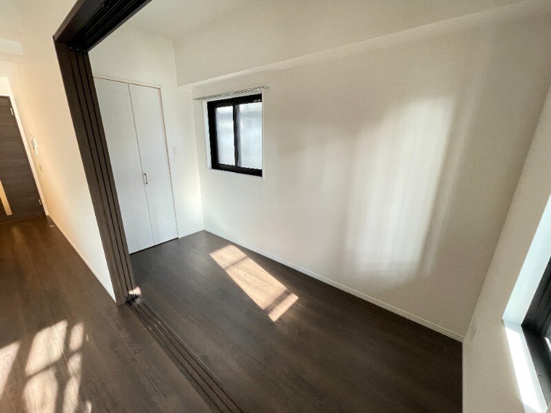 物件内観写真5　(別号室写真)