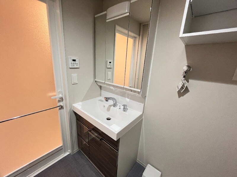 物件内観写真11　(別号室)