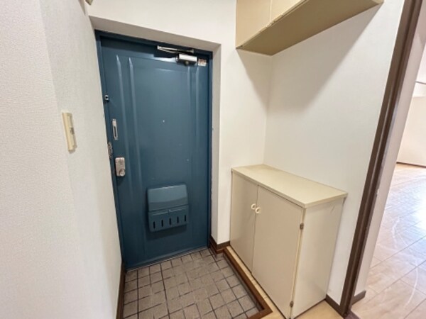 玄関(別号室)