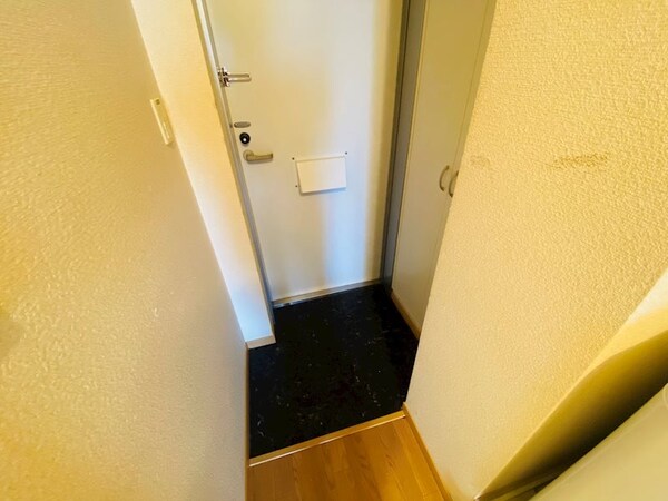 玄関(別号室)