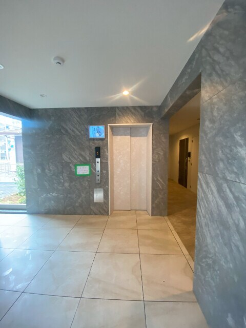 物件外観写真2　(エントランス)